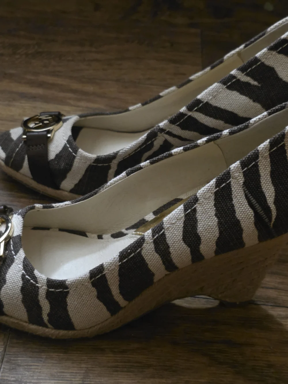 Michael Kors Women's Zebra Print Peep-Toe Pumps in Black and White Size 8